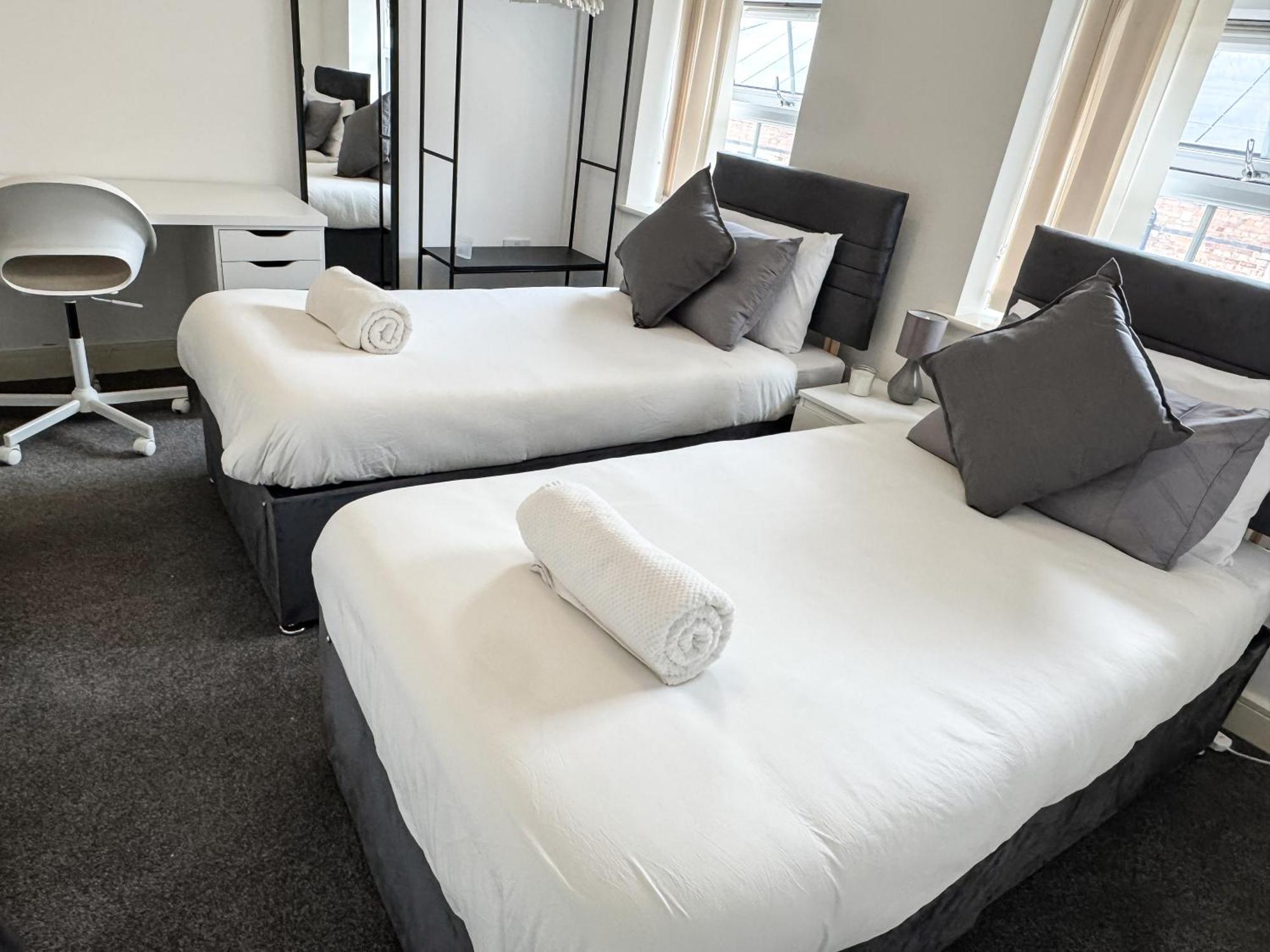Edyn - Sleek & Luxe Duplex Apartment Nottingham